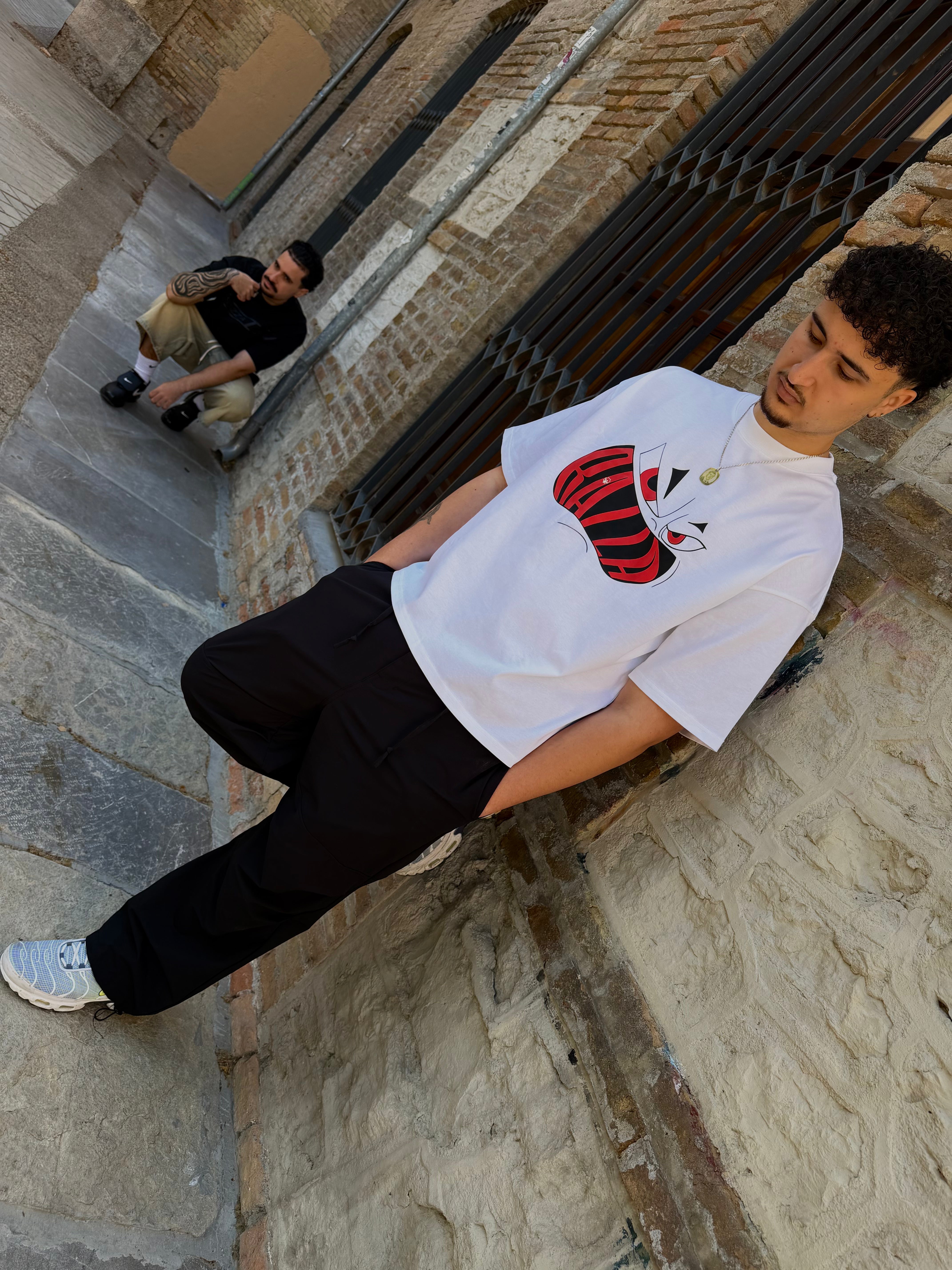 PRETTY FACE TEE